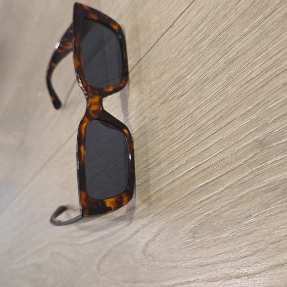 Kendall & Kylie Accessories - Kendall + Kylie Gemma Sunglasses